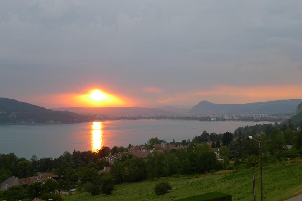 Le Clos Du Lac - Location De Chambres Veyrier-du-Lac Esterno foto