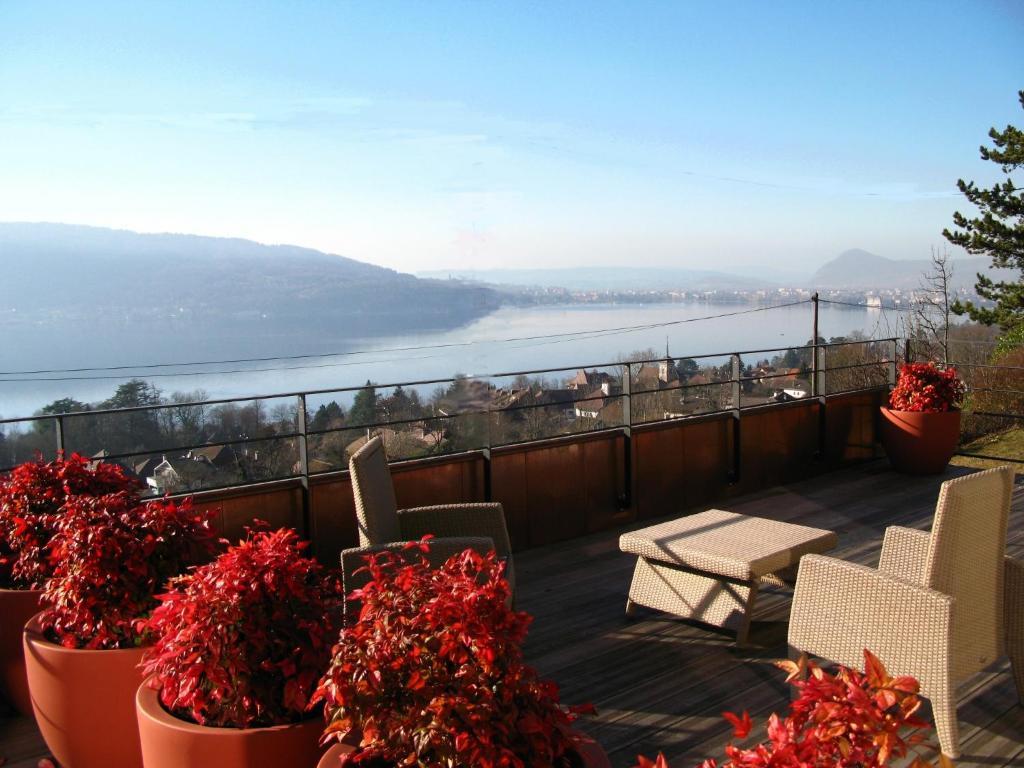 Le Clos Du Lac - Location De Chambres Veyrier-du-Lac Esterno foto